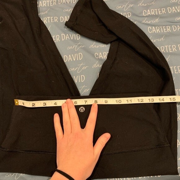 Lululemon size 4 cropped high rise leggings no pockets minor pilling - Picture 5 of 6